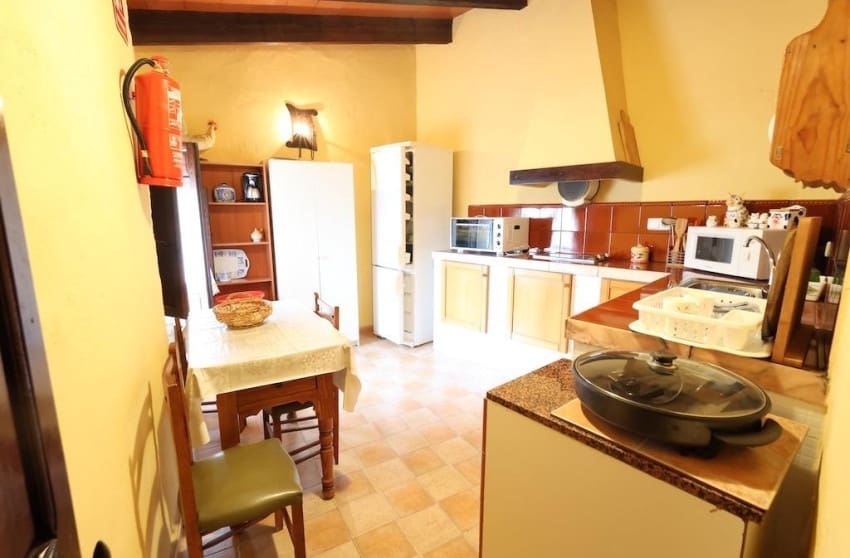 5 bedroom Villa for sale in Fortuna with pool - € 225,000 (Ref: 9868027)