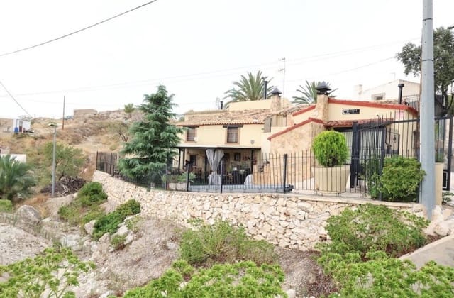 5 chambre Villa/Maison à vendre à Fortuna avec piscine - 225 000 € (Ref: 9868027)