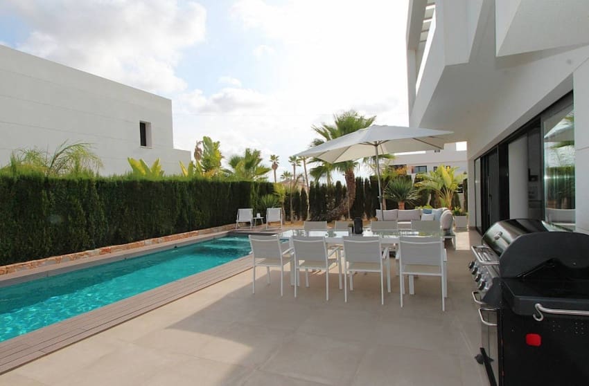 3 bedroom Villa for sale in Rojales - € 750,000 (Ref: 9868029)