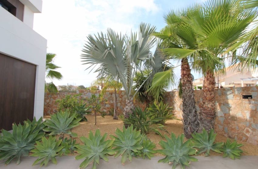 3 bedroom Villa for sale in Rojales - € 750,000 (Ref: 9868029)