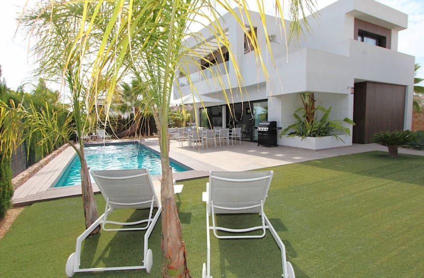 3 bedroom Villa for sale in Rojales - € 750,000 (Ref: 9868029)