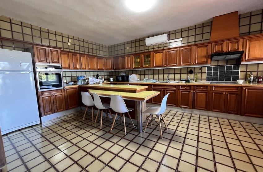 4 slaapkamer Villa te koop in La Nucia - € 995.000 (Ref: 9868030)