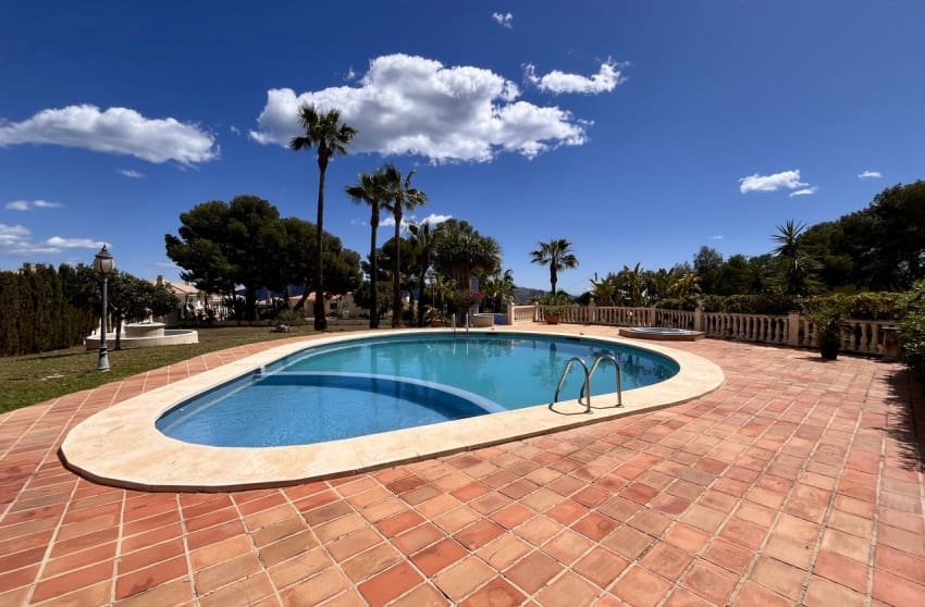 4 slaapkamer Villa te koop in La Nucia - € 995.000 (Ref: 9868030)