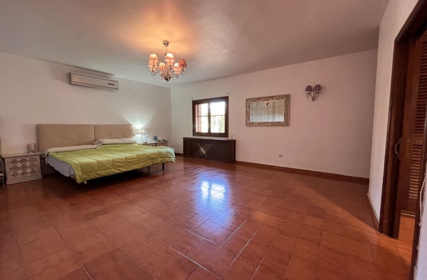 4 slaapkamer Villa te koop in La Nucia - € 995.000 (Ref: 9868030)