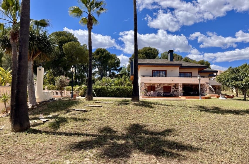 4 slaapkamer Villa te koop in La Nucia - € 995.000 (Ref: 9868030)