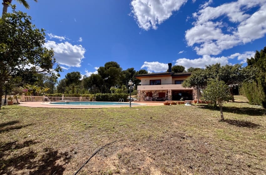 4 slaapkamer Villa te koop in La Nucia - € 995.000 (Ref: 9868030)