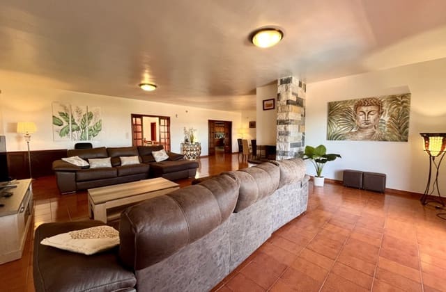 Chalet de 4 habitaciones en La Nucia Pueblo  , La Nucia en venta - 995.000 € (Ref: 9868030)
