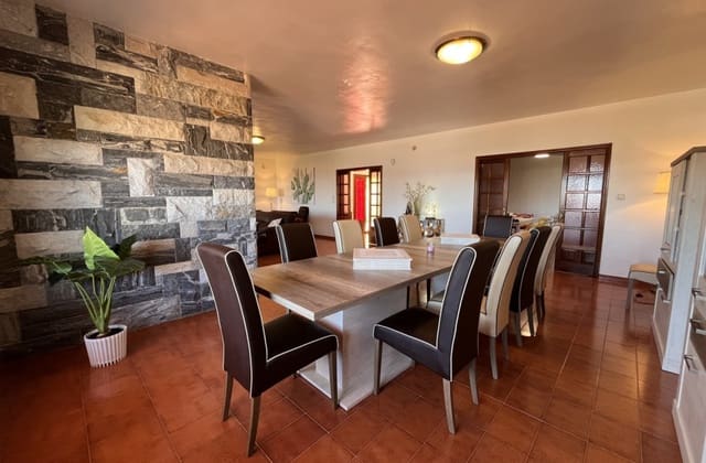 Chalet de 4 habitaciones en La Nucia Pueblo  , La Nucia en venta - 995.000 € (Ref: 9868030)