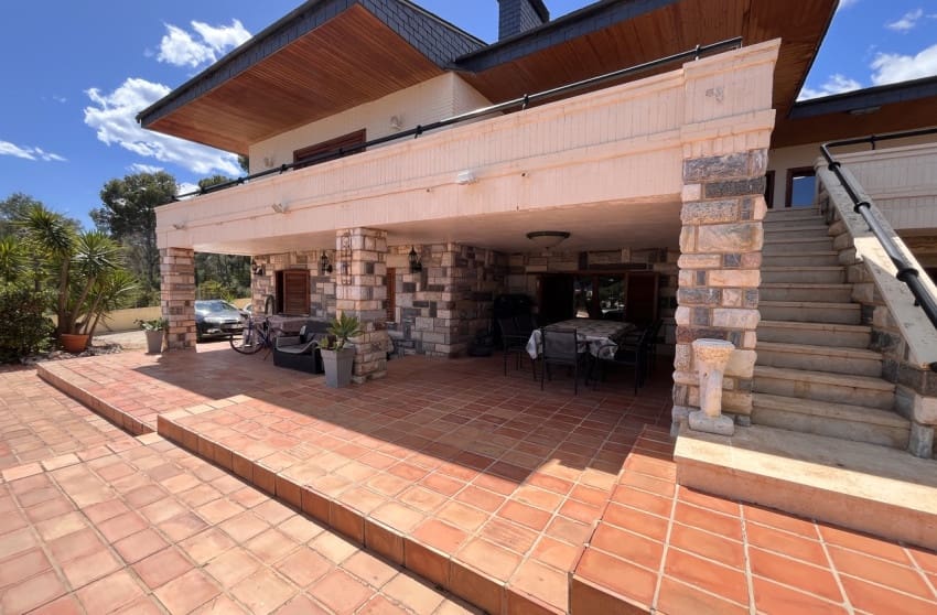 4 slaapkamer Villa te koop in La Nucia - € 995.000 (Ref: 9868030)