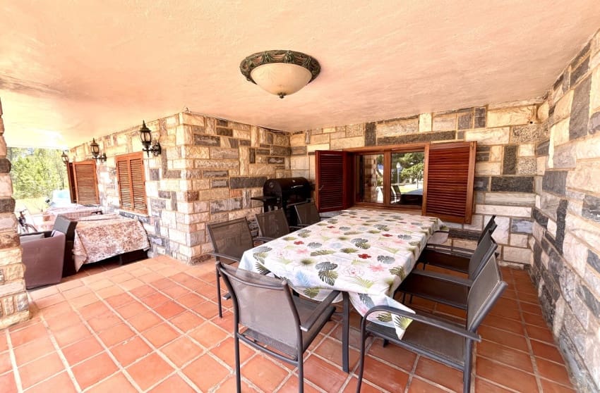 4 slaapkamer Villa te koop in La Nucia - € 995.000 (Ref: 9868030)
