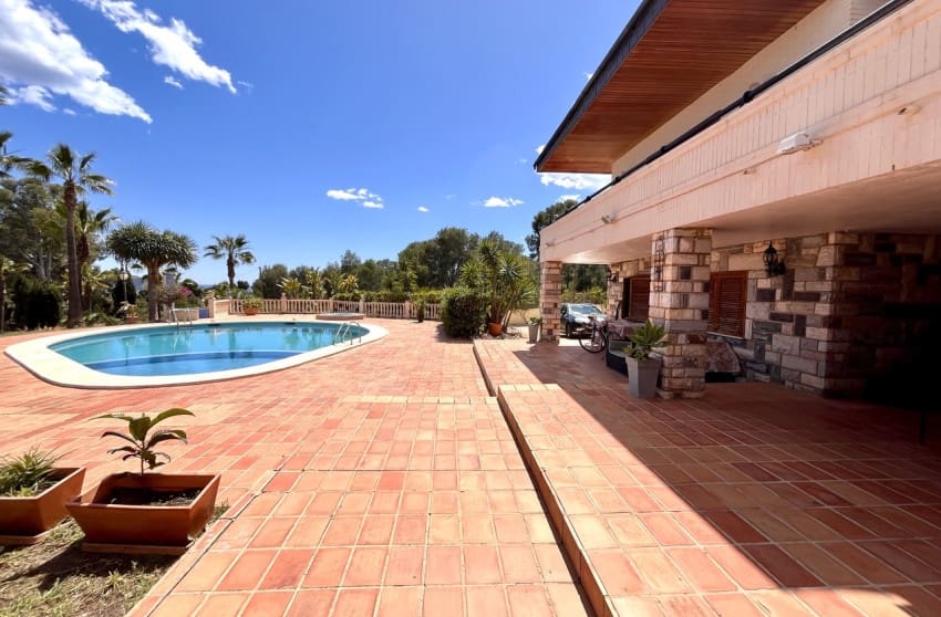 4 slaapkamer Villa te koop in La Nucia - € 995.000 (Ref: 9868030)