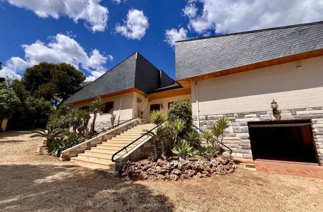 Chalet de 4 habitaciones en La Nucia Pueblo  , La Nucia en venta - 995.000 € (Ref: 9868030)