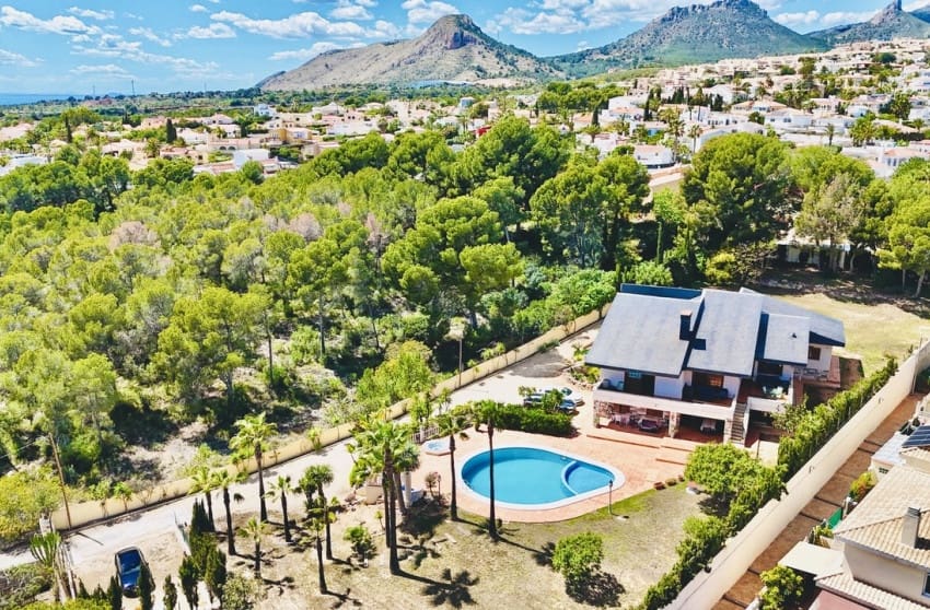4 slaapkamer Villa te koop in La Nucia - € 995.000 (Ref: 9868030)