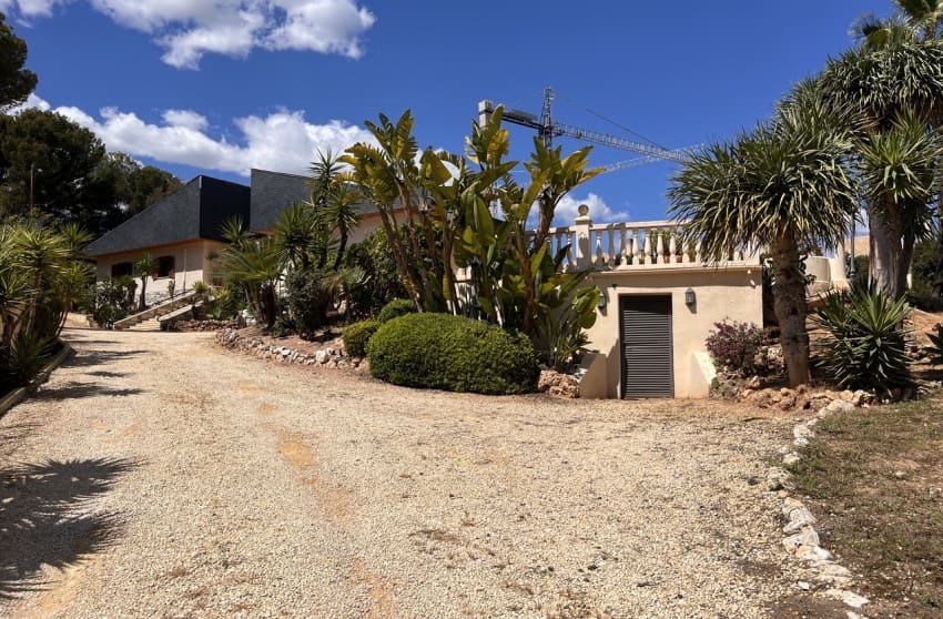 4 slaapkamer Villa te koop in La Nucia - € 995.000 (Ref: 9868030)
