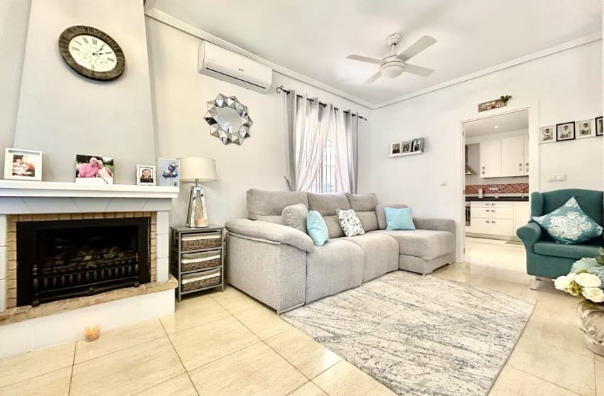 3 bedroom Villa for sale in Los Balcones with pool - € 265,950 (Ref: 9868031)