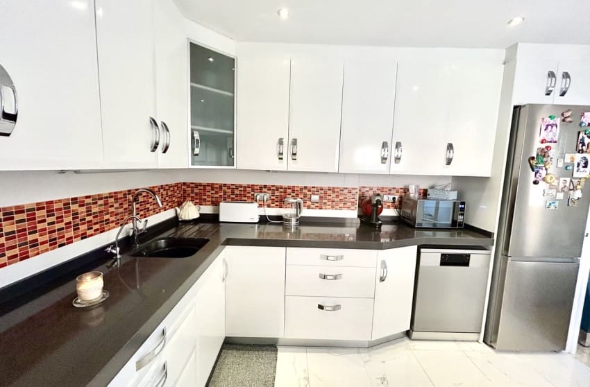 3 bedroom Villa for sale in Los Balcones with pool - € 265,950 (Ref: 9868031)