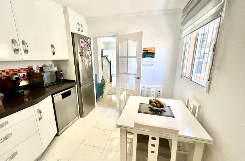 3 bedroom Villa for sale in Los Balcones with pool - € 265,950 (Ref: 9868031)
