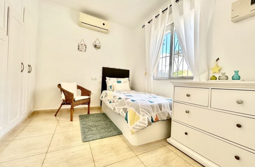 3 bedroom Villa for sale in Los Balcones with pool - € 265,950 (Ref: 9868031)