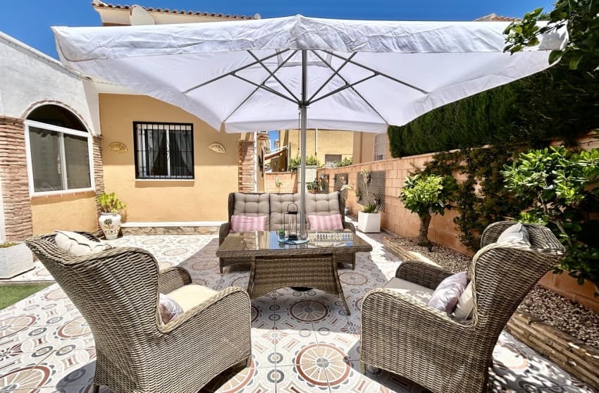 3 bedroom Villa for sale in Los Balcones with pool - € 265,950 (Ref: 9868031)