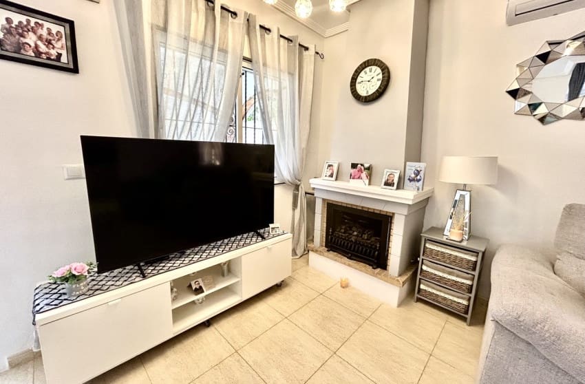 3 bedroom Villa for sale in Los Balcones with pool - € 265,950 (Ref: 9868031)
