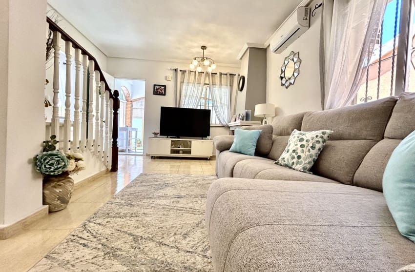 3 bedroom Villa for sale in Los Balcones with pool - € 265,950 (Ref: 9868031)