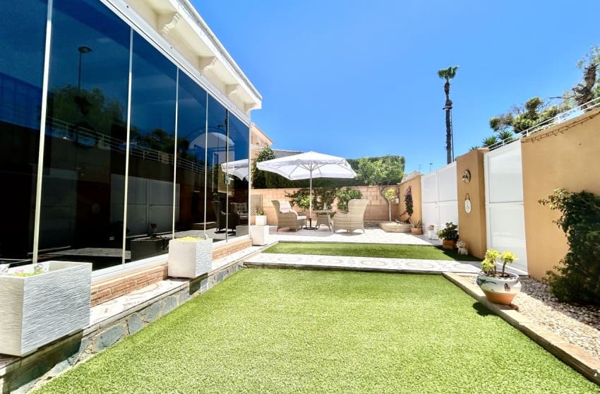 3 bedroom Villa for sale in Los Balcones with pool - € 265,950 (Ref: 9868031)