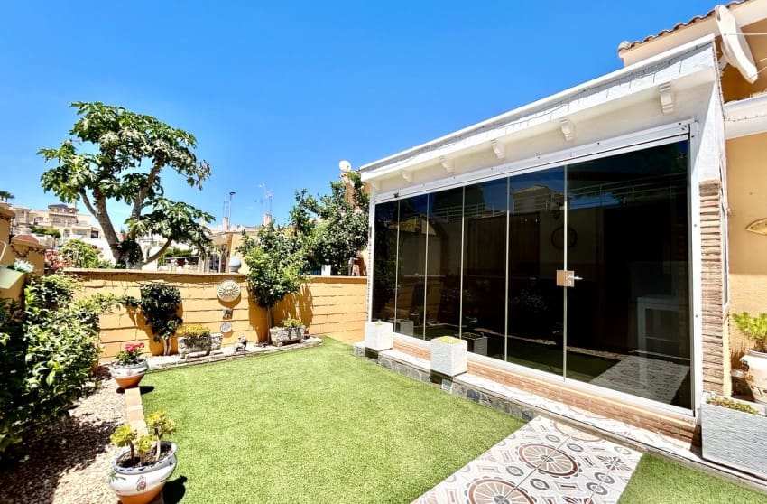 3 bedroom Villa for sale in Los Balcones with pool - € 265,950 (Ref: 9868031)