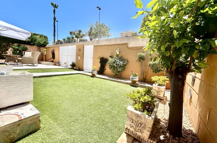 3 bedroom Villa for sale in Los Balcones with pool - € 265,950 (Ref: 9868031)