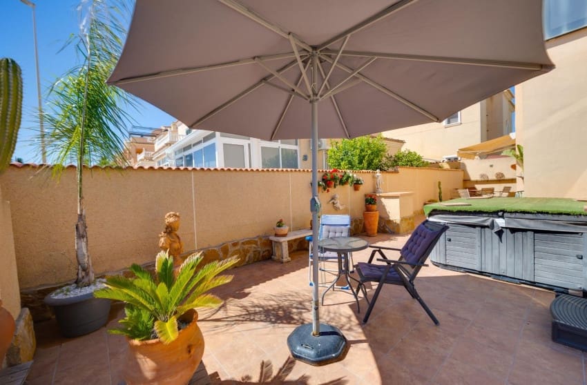 3 sovrum Villa till salu i Orihuela Costa med pool - 228 999 € (Ref: 9868089)