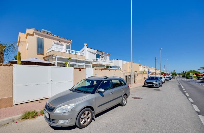 3 sovrum Villa till salu i Orihuela Costa med pool - 228 999 € (Ref: 9868089)
