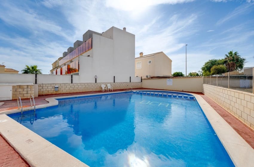 3 sovrum Villa till salu i Orihuela Costa med pool - 228 999 € (Ref: 9868089)
