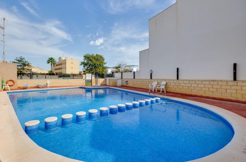 3 sovrum Villa till salu i Orihuela Costa med pool - 228 999 € (Ref: 9868089)