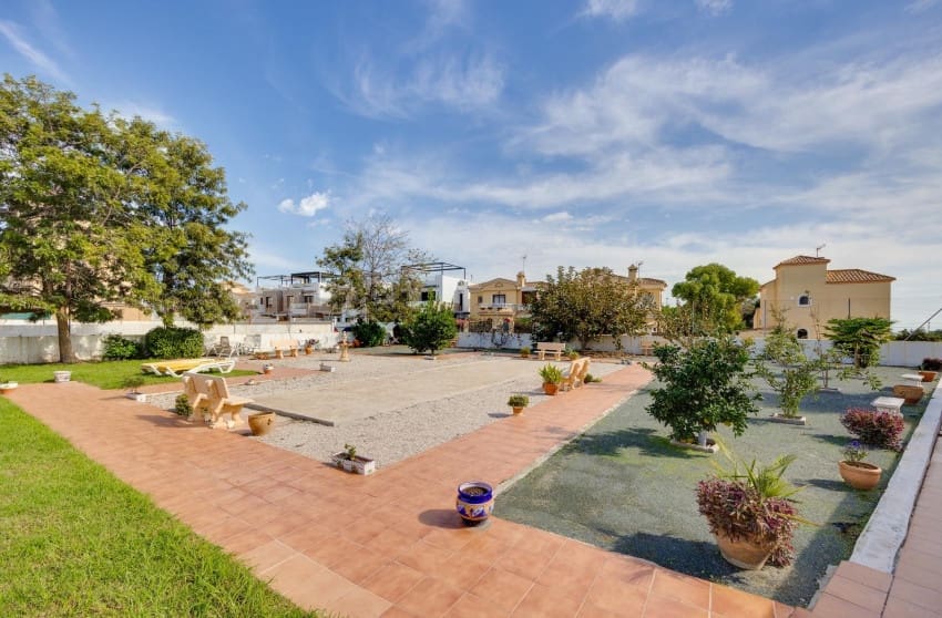 3 sovrum Villa till salu i Orihuela Costa med pool - 228 999 € (Ref: 9868089)