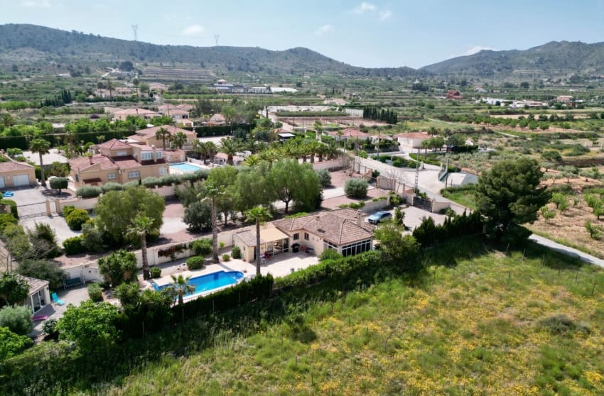 2 bedroom Villa for sale in Hondon de los Frailes with pool - € 299,950 (Ref: 9868092)