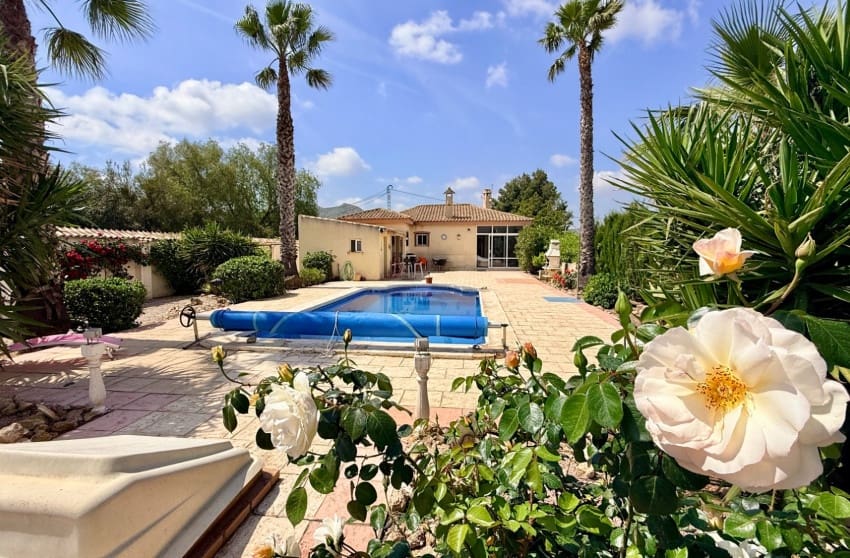 2 bedroom Villa for sale in Hondon de los Frailes with pool - € 299,950 (Ref: 9868092)