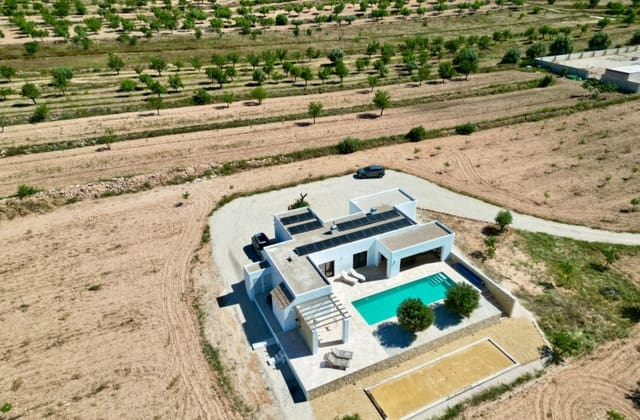 Chalet de 3 habitaciones en Barbarroja, Orihuela en venta con piscina - 499.950 € (Ref: 9868093)
