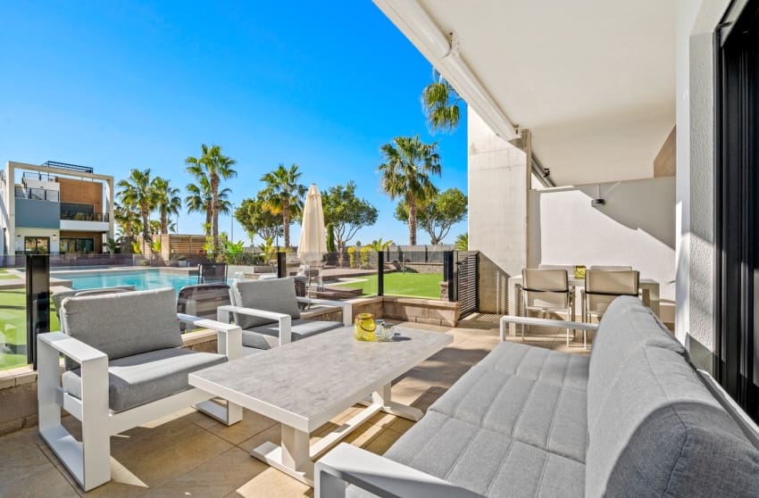 2 soveværelse Lejlighed til salg i Guardamar del Segura - € 265.000 (Ref: 9868095)