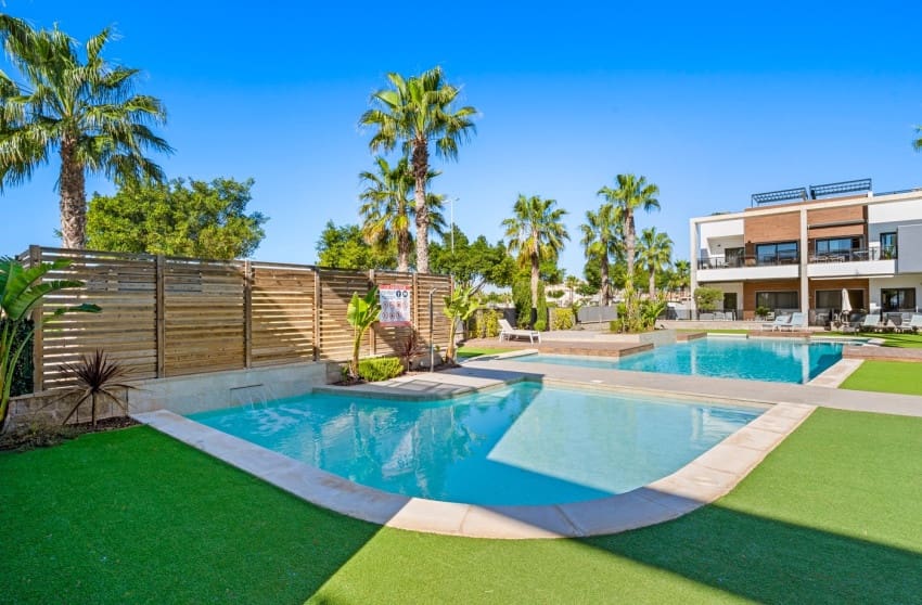 2 soveværelse Lejlighed til salg i Guardamar del Segura - € 265.000 (Ref: 9868095)