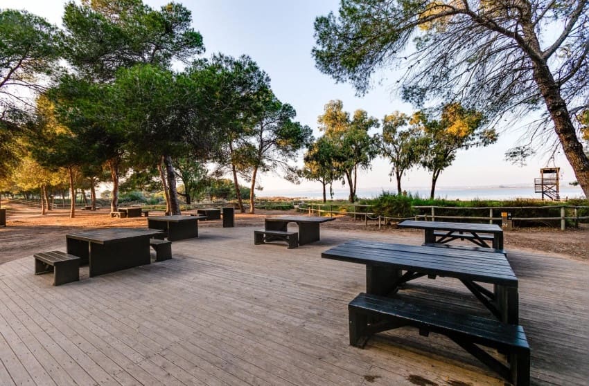 2 chambre Bungalow à vendre à Torrevieja avec piscine garage - 129 999 € (Ref: 9868096)