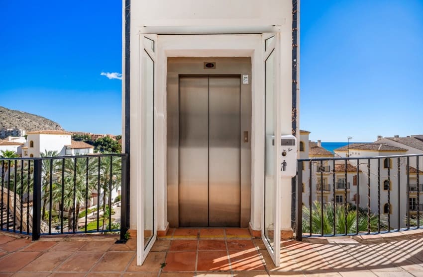 3 bedroom Penthouse for sale in Altea - € 549,000 (Ref: 9868100)