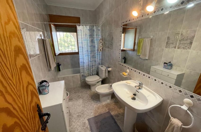 5 soveværelse Villa til salg i Rebolledo med swimmingpool - € 395.000 (Ref: 9868103)