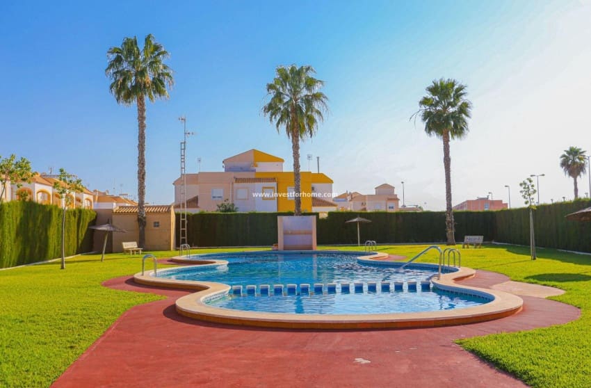 2 chambre Bungalow à vendre à El Limonar avec piscine garage - 168 000 € (Ref: 9868105)