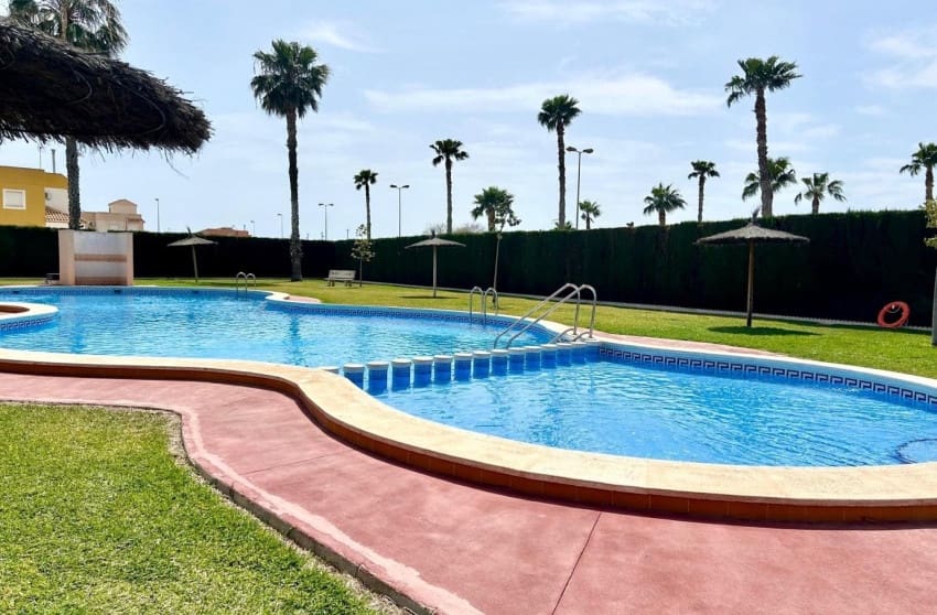 2 chambre Bungalow à vendre à El Limonar avec piscine garage - 168 000 € (Ref: 9868105)