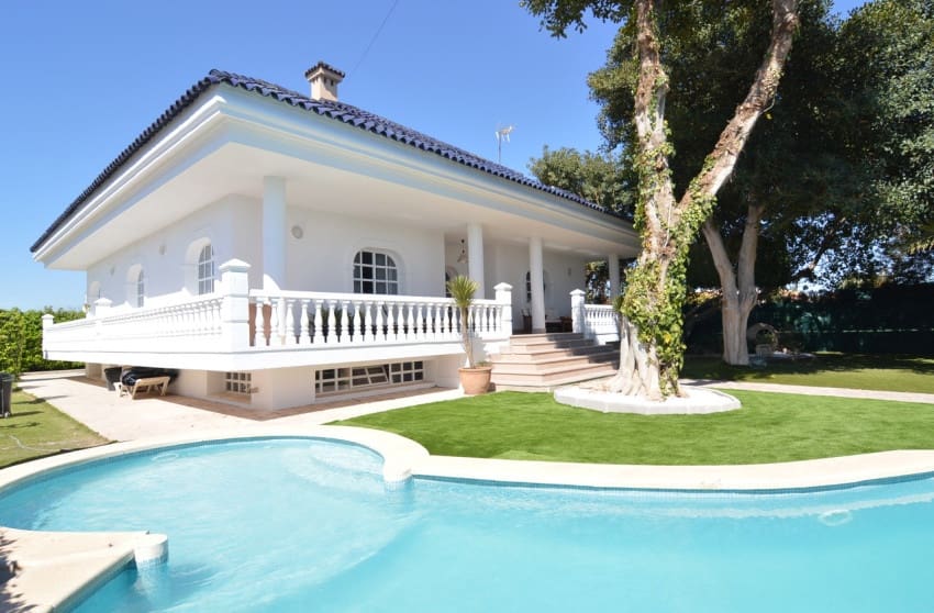 4 soverom Villa til salgs i Torrevieja - € 890 000 (Ref: 9868108)