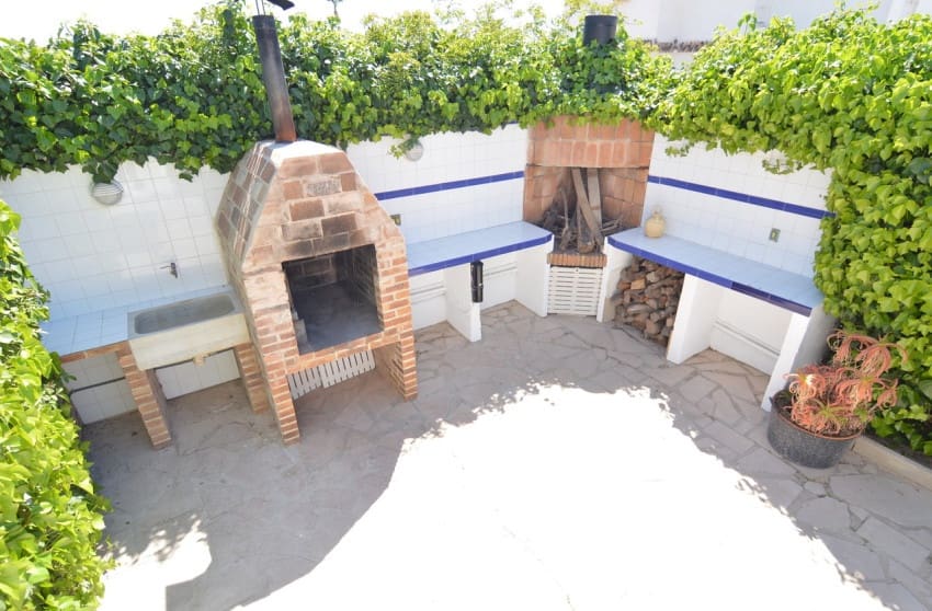 4 soverom Villa til salgs i Torrevieja - € 890 000 (Ref: 9868108)