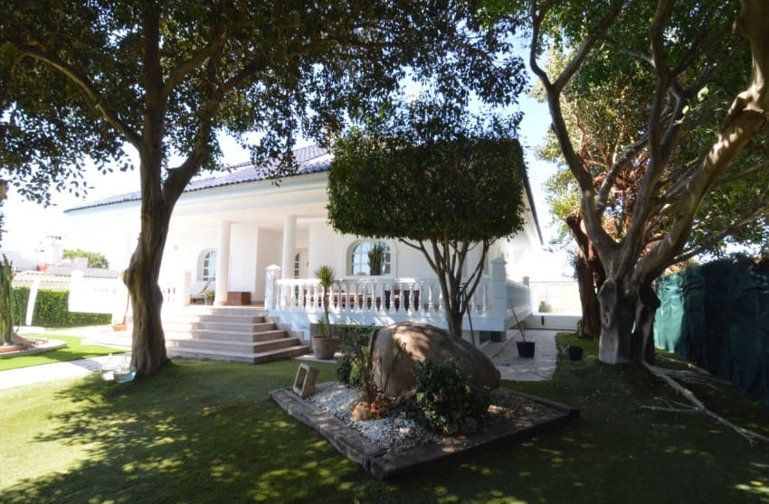 4 soverom Villa til salgs i Torrevieja - € 890 000 (Ref: 9868108)