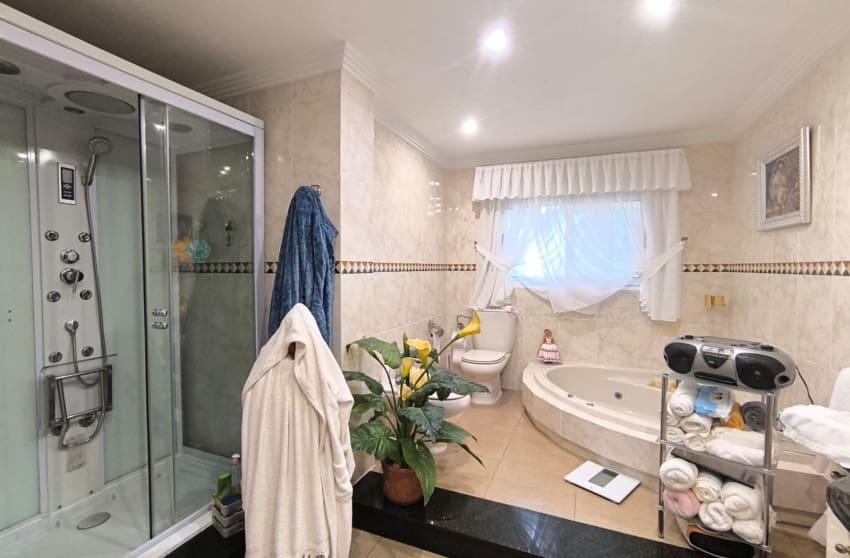 4 soverom Villa til salgs i Sax - € 319 995 (Ref: 9868111)