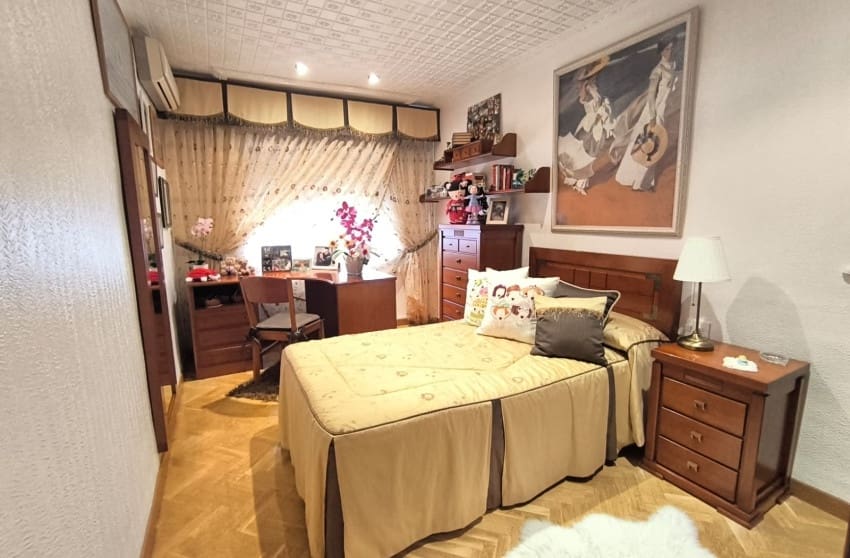 4 soverom Villa til salgs i Sax - € 319 995 (Ref: 9868111)