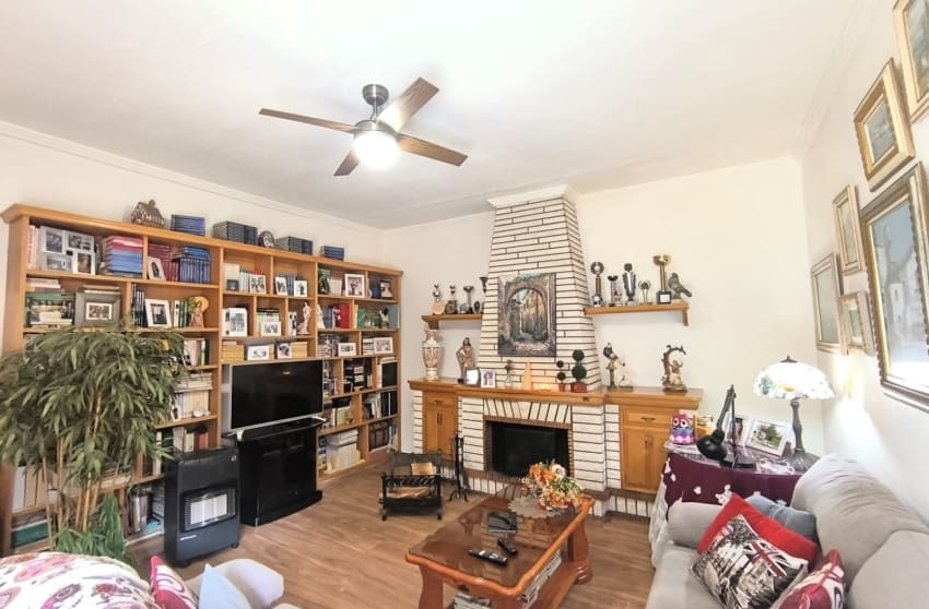 4 soverom Villa til salgs i Sax - € 319 995 (Ref: 9868111)