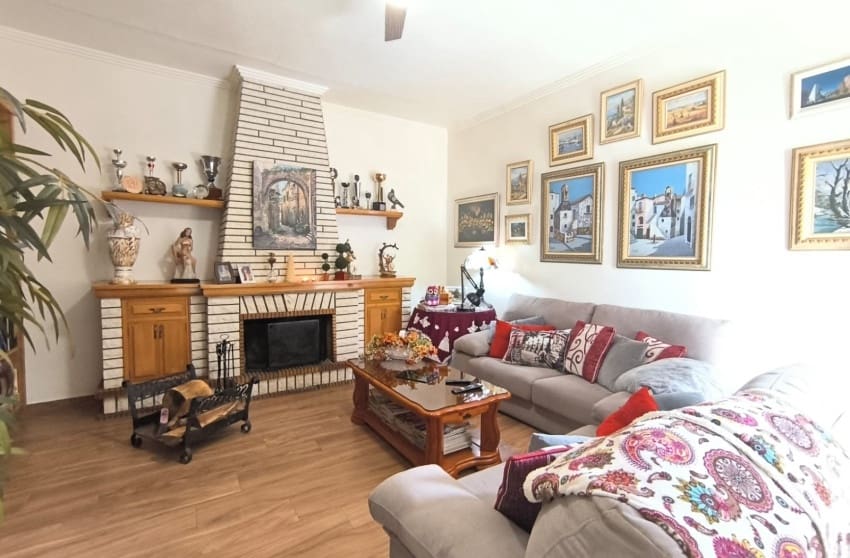 4 soverom Villa til salgs i Sax - € 319 995 (Ref: 9868111)